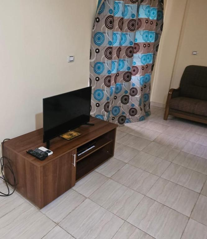 TV a/nebo společenská místnost v ubytování قرية مرسيليا بيتش3 شاليه عائلات فقط - Marseilia Beach 3 chalet Families Only
