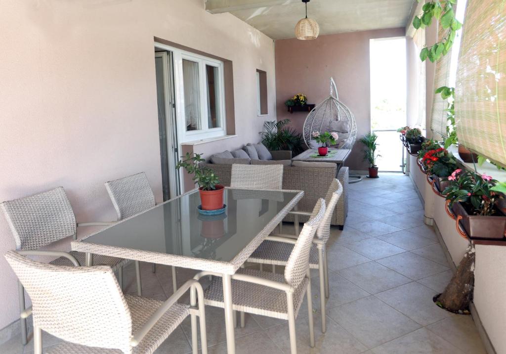 Intermezzo, Trogir (updated prices 2024)