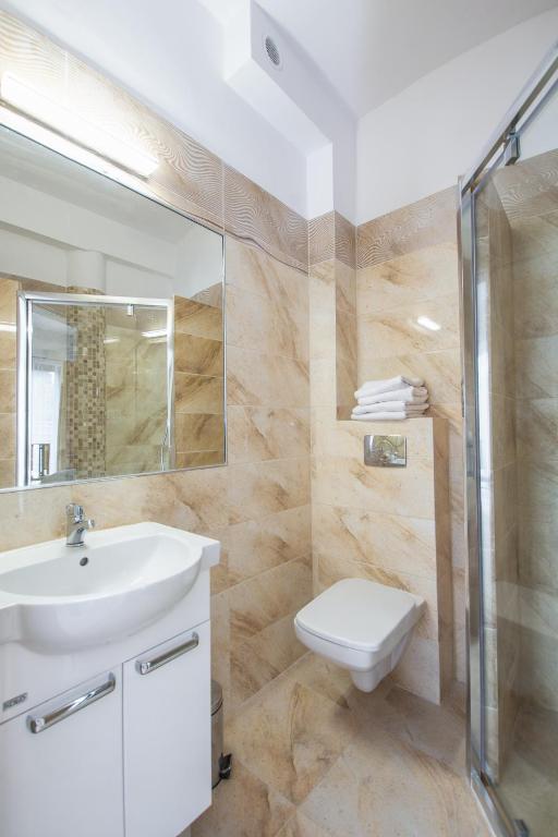 Agroturystyka Premium Cracovia Arabians - Ojcowski Park Narodowy - Family Room With Private Bathroom