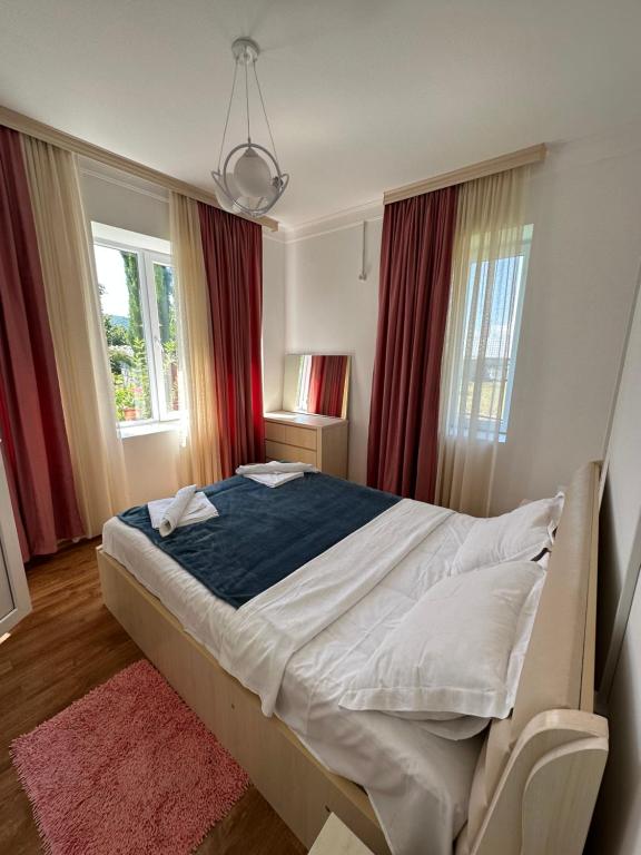 Postel nebo postele na pokoji v ubytování Leila's Guest House