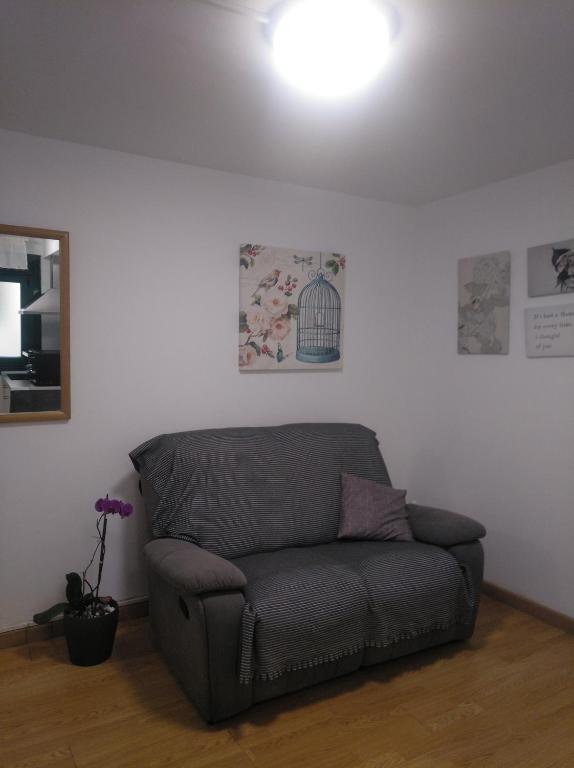 Część wypoczynkowa w obiekcie Estudio. Sada, A Coruña.