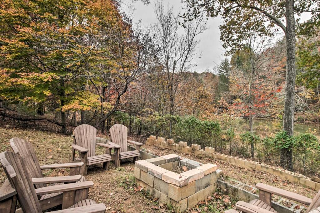 Holiday home Goodview Home with Decks and Direct Lake Access!,