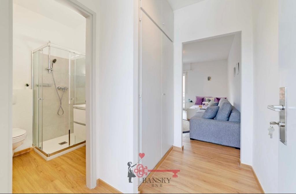 Violet Suite 5 Lugano City for 3 Guest -By EasyLife Swiss - Resim 3