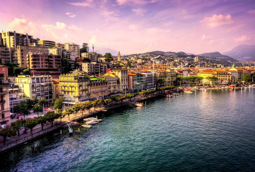 Violet Suite 5 Lugano City for 3 Guest -By EasyLife Swiss - Resim 15