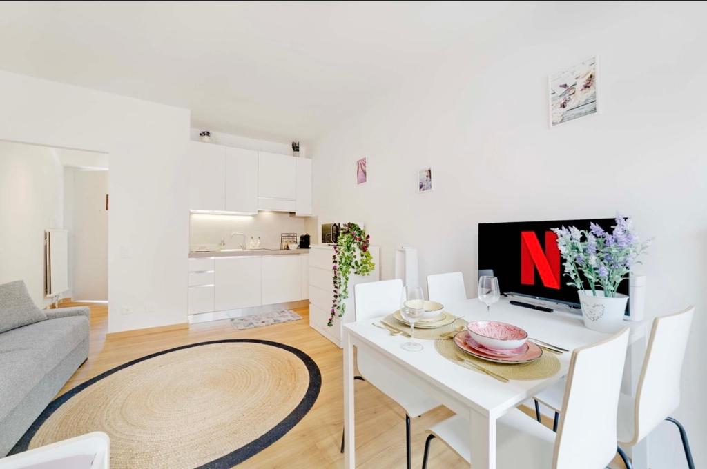 Violet Suite 5 Lugano City for 3 Guest -By EasyLife Swiss - Resim 35