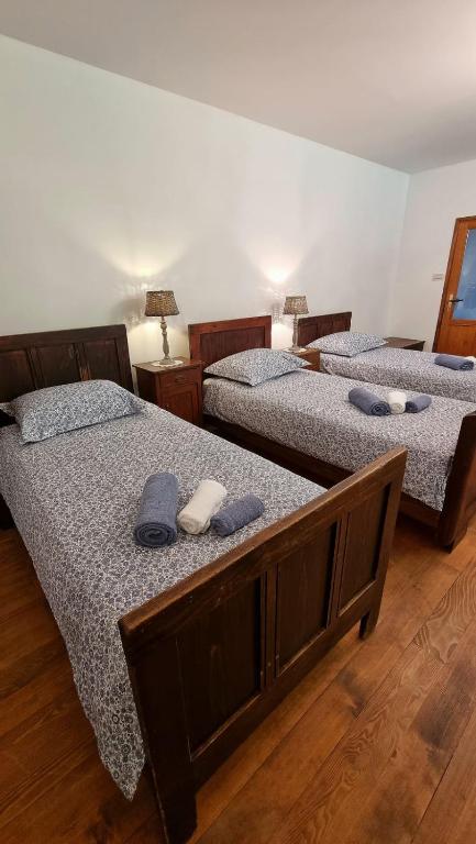 Postel nebo postele na pokoji v ubytování Villa Izvor Čabranke