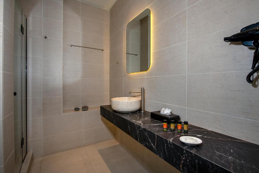 Mosaic Venetian Harbour Suites - 7