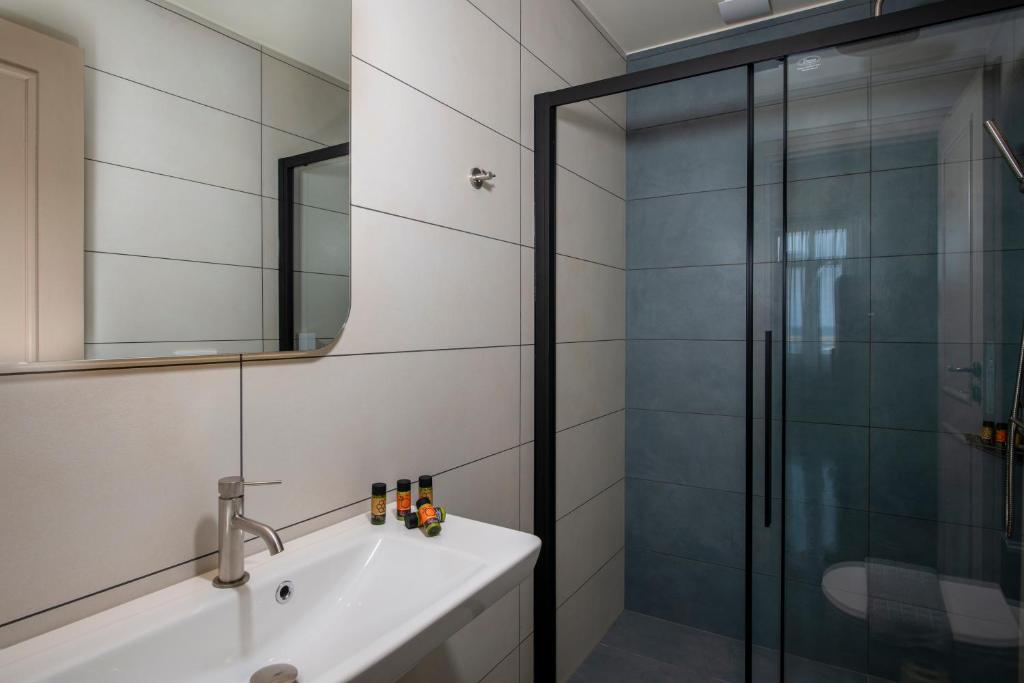 Mosaic Venetian Harbour Suites - Resim 37