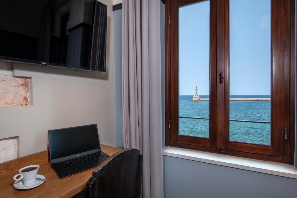 Mosaic Venetian Harbour Suites - 17