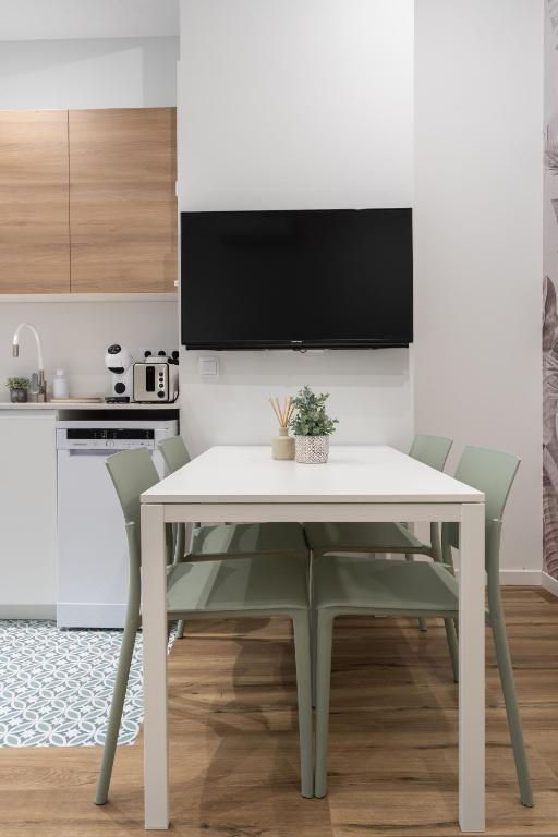 Marina Beach Apartments - 5