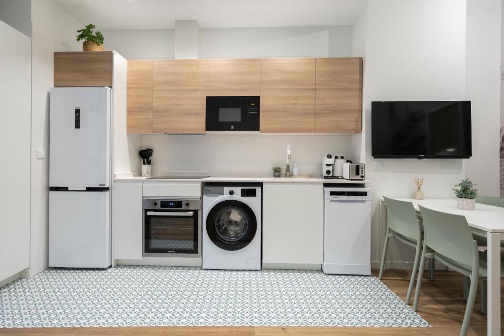 Marina Beach Apartments - 7