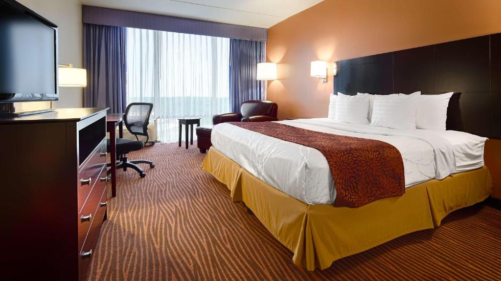 Best Western Executive Hotel New Haven-West Haven - King Room - Non-Smoking