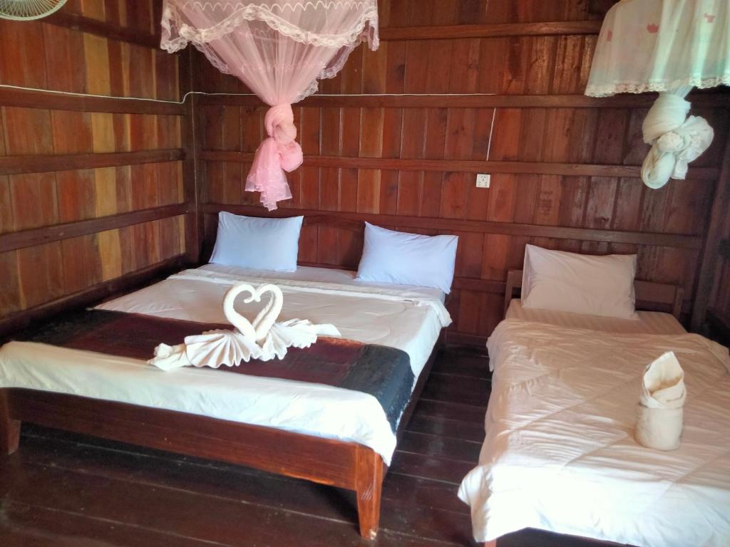 Riverside Bungalow Don Det客房内的一张或多张床位