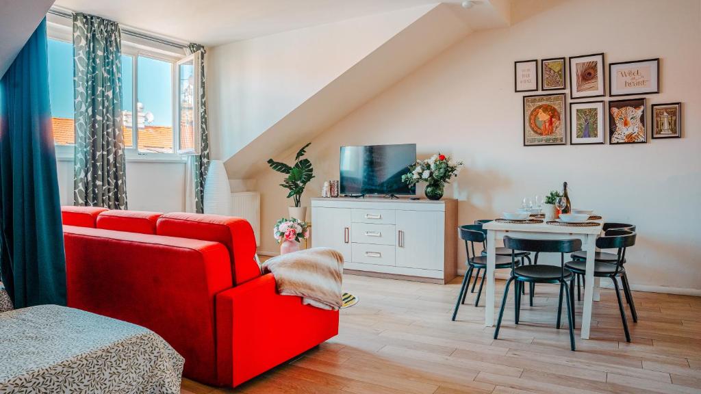 Prague Retreat Apartment - 10