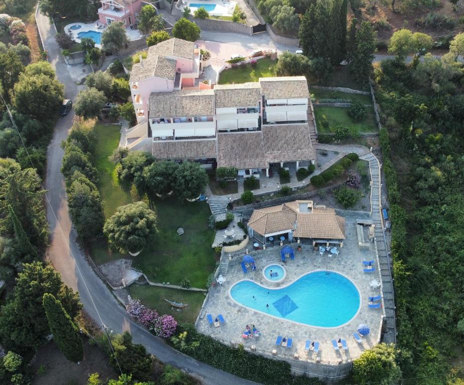 Bazén v ubytování Penelope Apartment Hotel nebo v jeho okolí