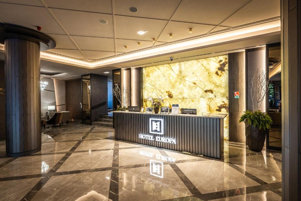 The lobby or reception area at HOTEL EUROPA