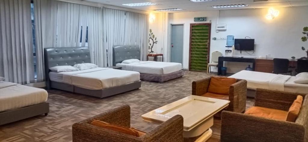 Golden Leaf Hotel Danga Bay - Mixed Dormitory Room