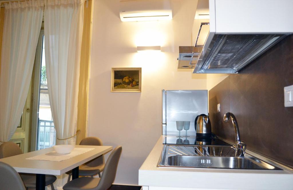 A kitchen or kitchenette at questo rinascimento CASA NEWMAN