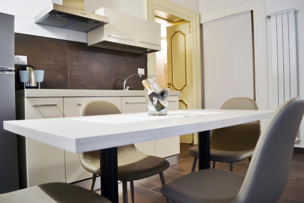 A kitchen or kitchenette at questo rinascimento CASA NEWMAN
