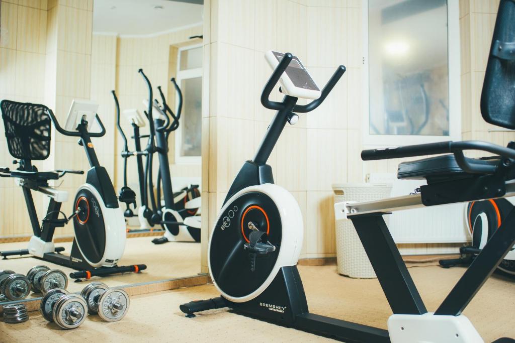 Fitness centrum a/nebo fitness zařízení v ubytování Svityaz Resort