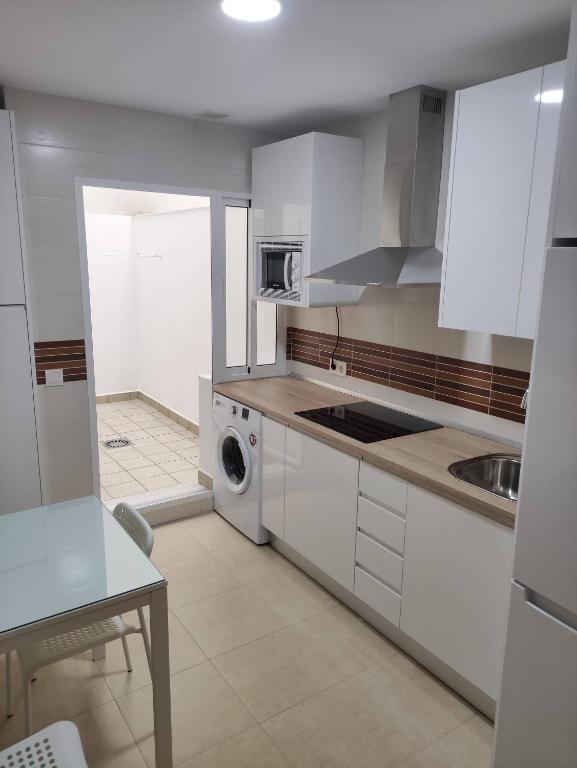 Kuchyňa alebo kuchynka v ubytovaní Apartamentos Montedunas