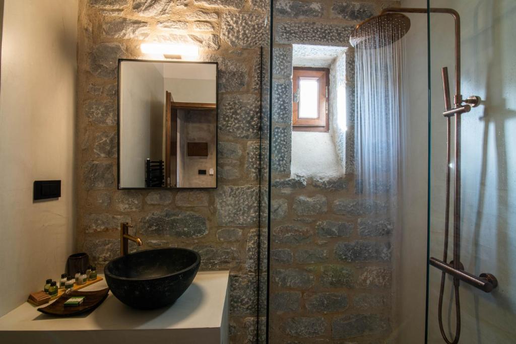 Koupelna v ubytování Petra & Fos Boutique Hotel & Spa