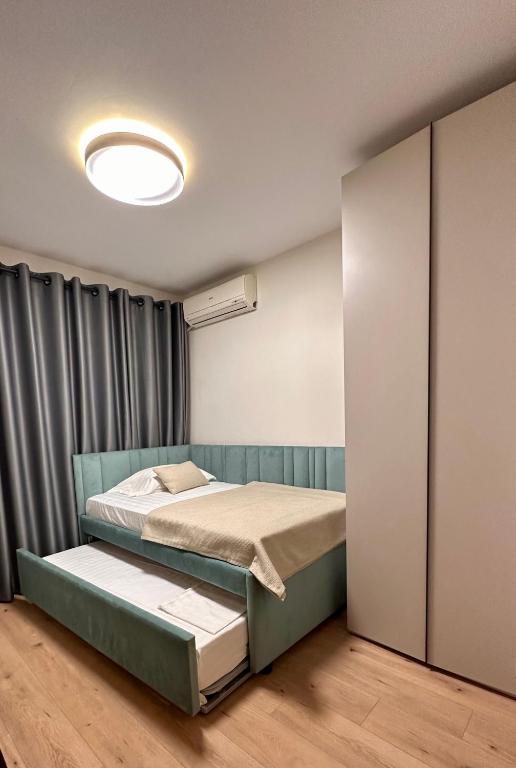 Vacation Vibes - Modern Apartment in Golem near sea - Image 1