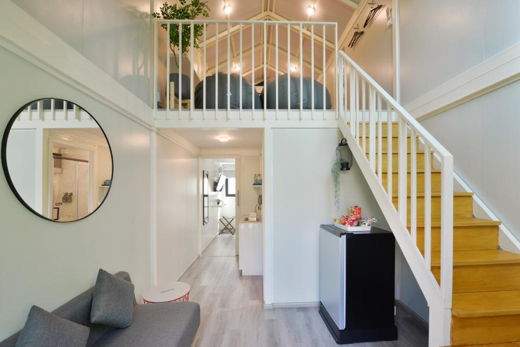 Gate43 Garden Villa - Two-Bedroom Bungalow