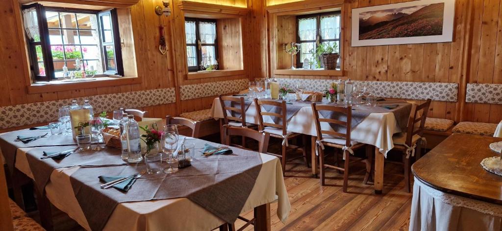 Restaurace v ubytování Albergo Pa' Krhaizar