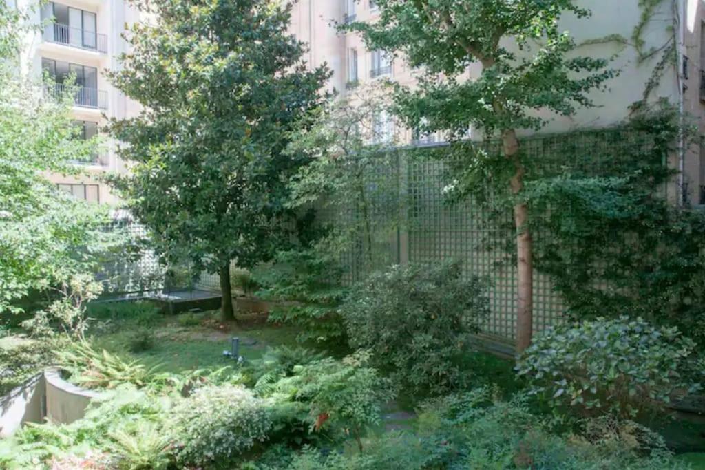 Un jard&iacute;n fuera de Logement entier : appartement &bull; Chez Cecile