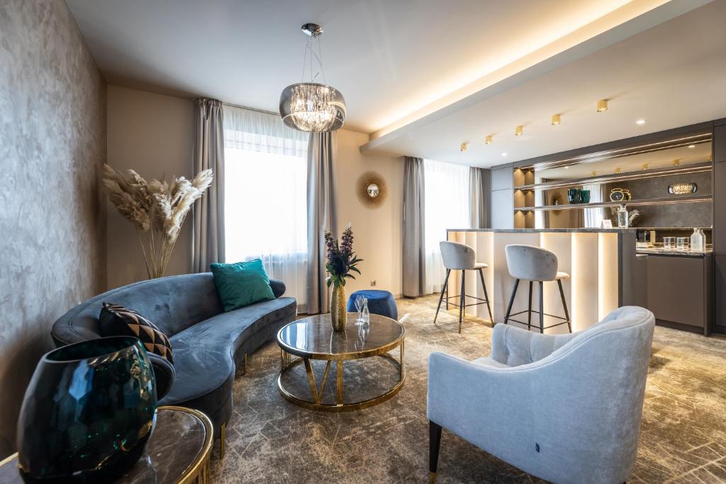 A seating area at HOTEL EUROPA