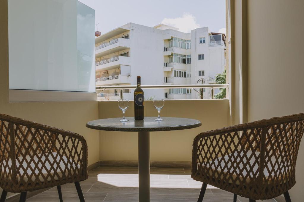 Theo Beach Hotel Apartments - 10