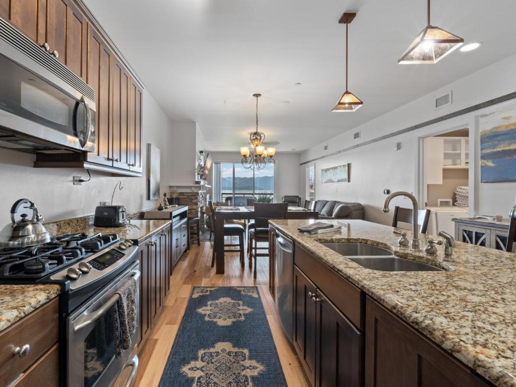 Beautiful Lakefront Condo With Resort Amenities Spa Seasons At