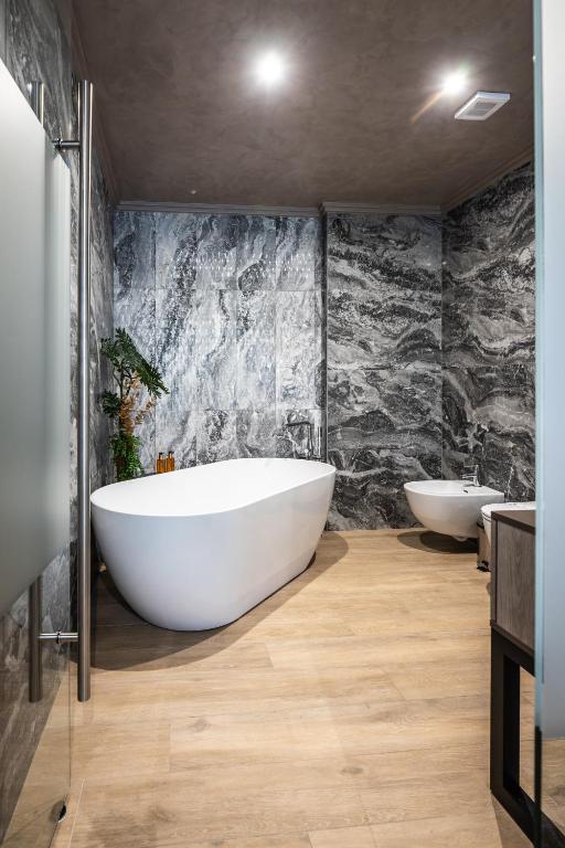 A bathroom at HOTEL EUROPA