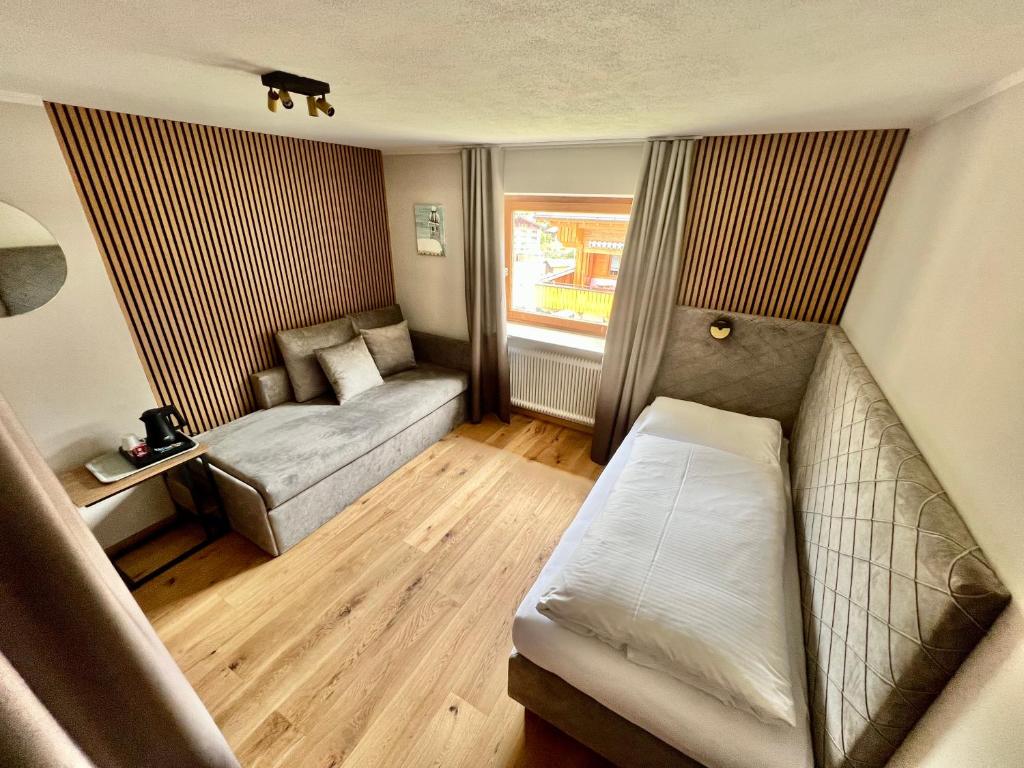 Haus Schrofenstein - 1