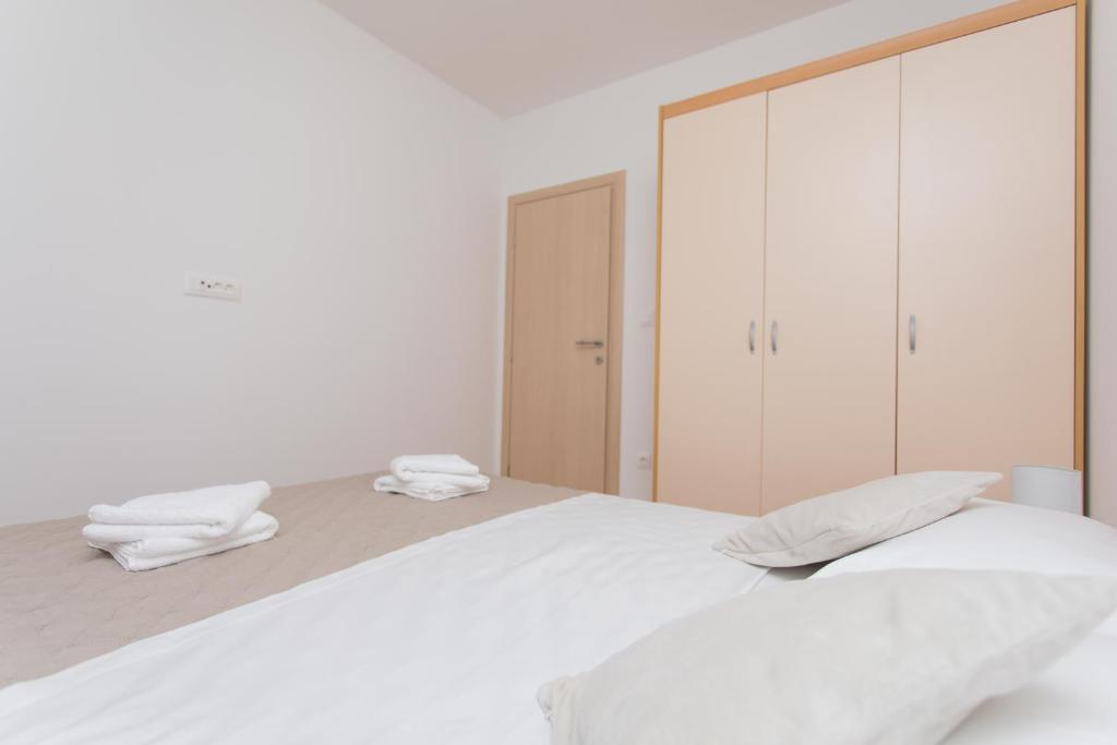 Beach Apartments Mediteran - Double Room With Private Bathroom
