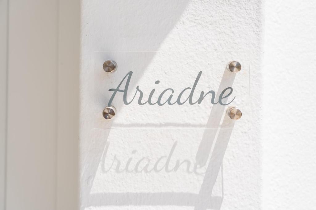 Um certificado, prémio, placa ou documento mostrado em Celestial Seaview Apartments- Ariadne