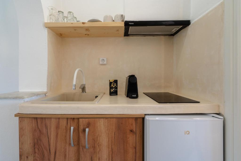 A cozinha ou kitchenette de Celestial Seaview Apartments- Ariadne