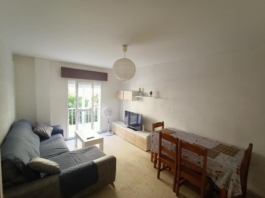 Zdjęcie z galerii obiektu Apartamento cerca de La Caleta w Kadyksie