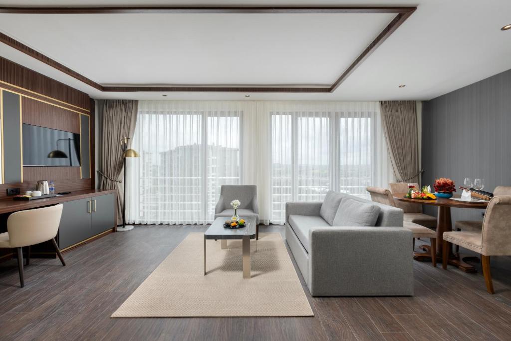 Miracle Istanbul Asia Airport Hotel & Spa - Premium Suite Room