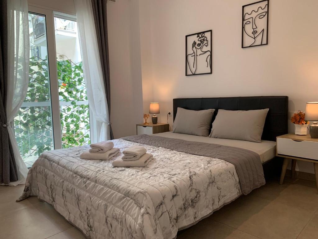 Modern Charm: Stylish Apartment in Central Athens