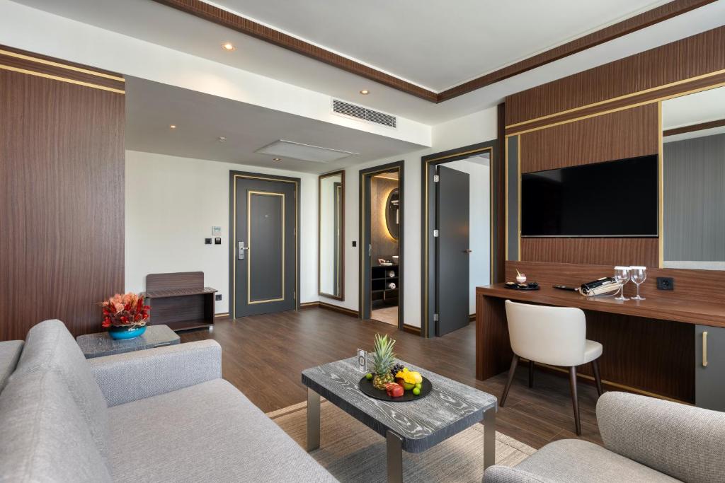 Miracle Istanbul Asia Airport Hotel & Spa - Premium Deluxe Room