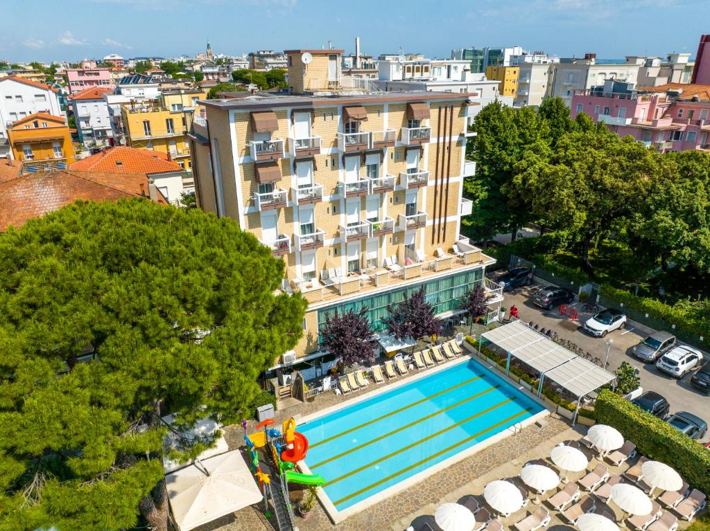 Bazén v ubytování Lotus Hotel ALL INCLUSIVE & SPIAGGIA nebo v jeho okolí