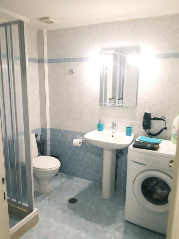A bathroom at OSCAR STUDIO KALAMATA city centre