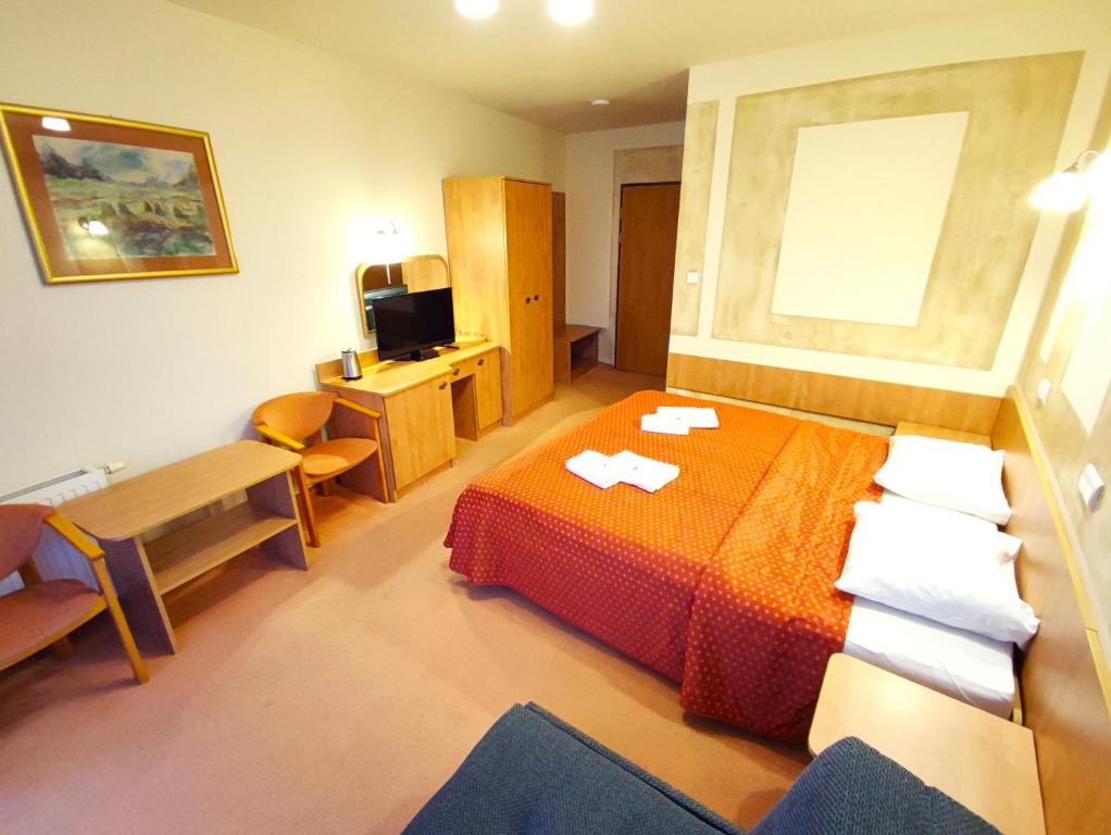 Rezydencja 5 Dębów - Habitación Doble O Gemela Con Balcón