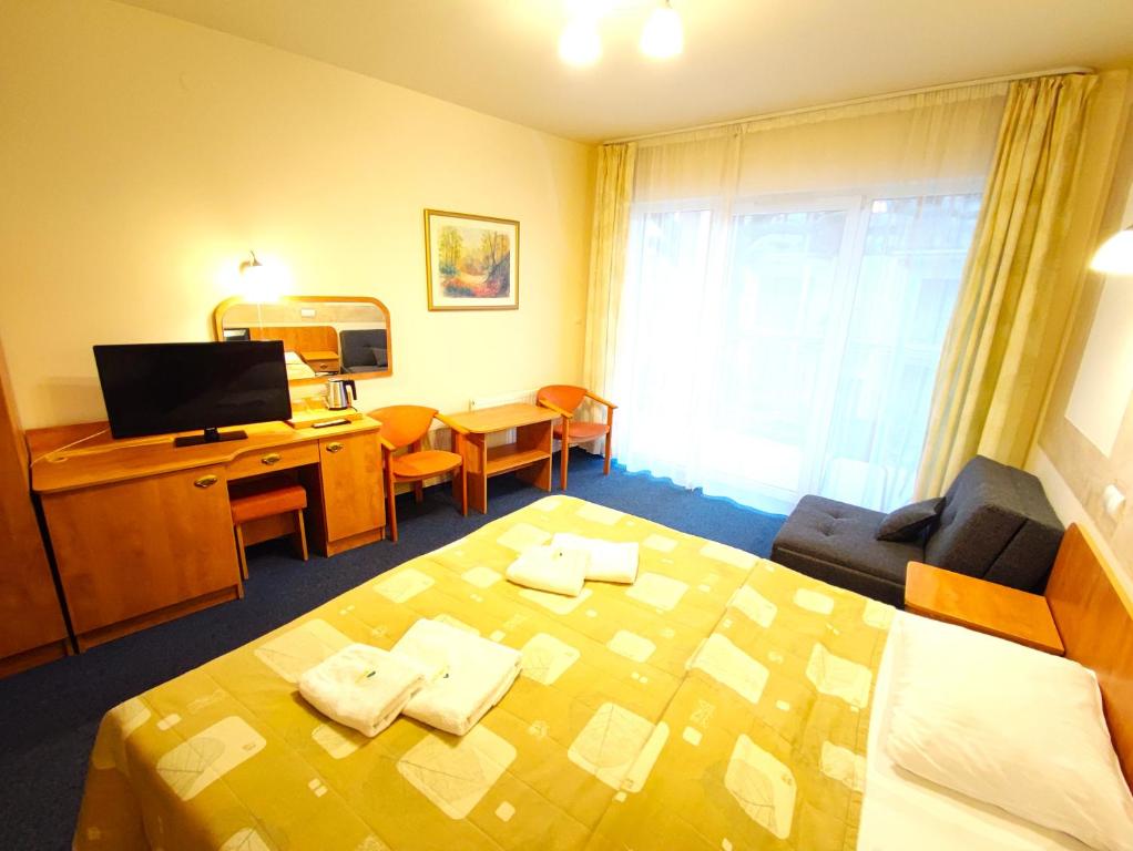 Rezydencja 5 Dębów - Habitación Doble O Gemela Con Terraza