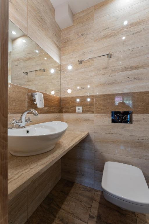 Kúpeľňa v ubytovaní Dom Krawca - pod Chojnikiem