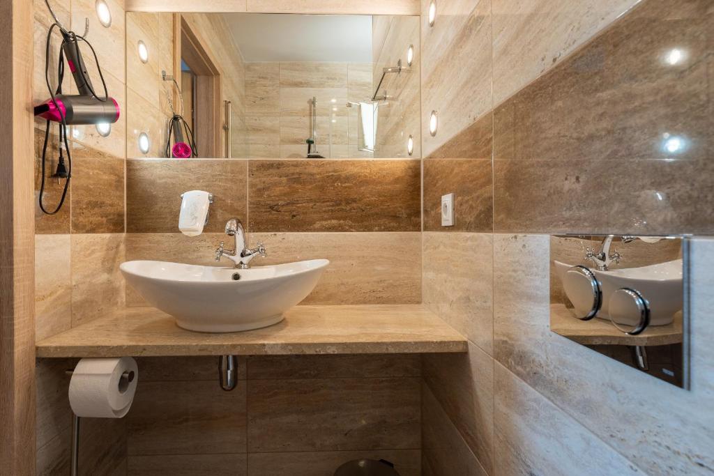 Kúpeľňa v ubytovaní Dom Krawca - pod Chojnikiem