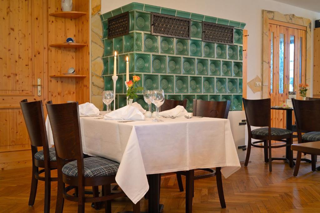 Restaurace v ubytování Gasthof Ungerberg