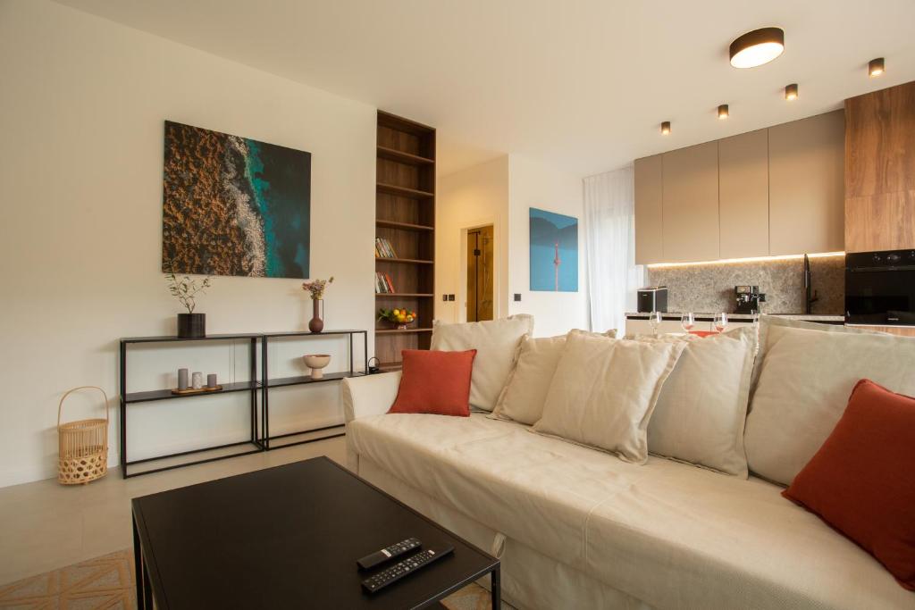 Kuchyň nebo kuchyňský kout v ubytování Seaside Elegance Suites